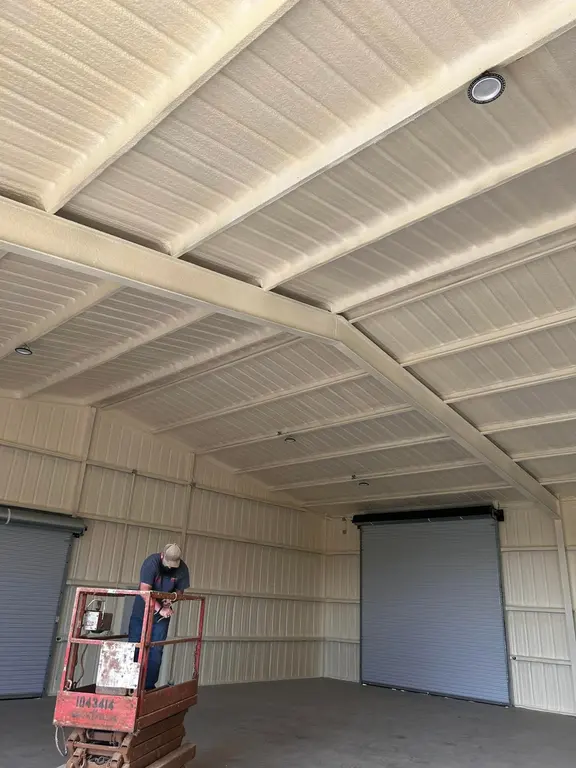 Isolation de plafond industriel